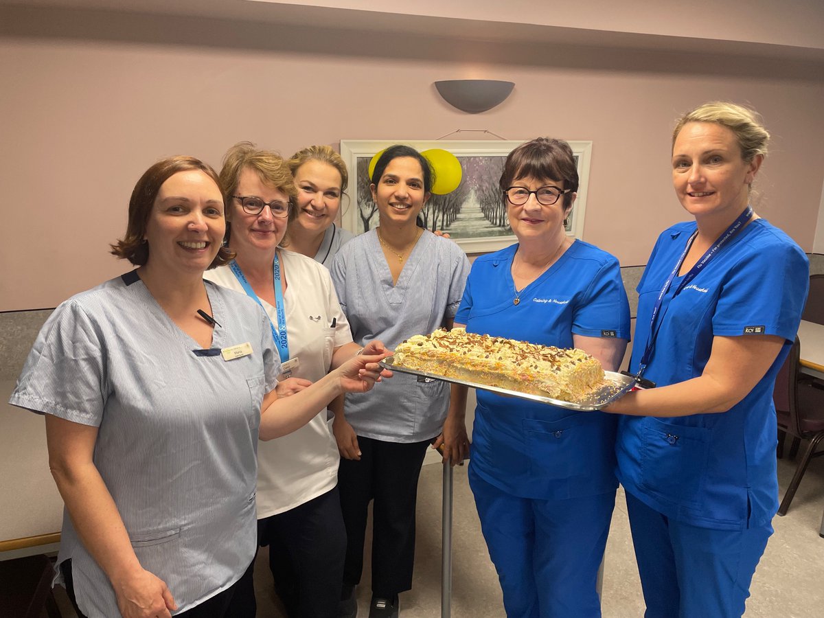 Our chef & catering team members surprised our nursing staff on duty today and presented them with a cake they made to celebrate #InternationalNursesDay. Thanks to our duty chef & catering team for such a thoughtful gesture. @BridAOSullivan @HrSswhg @NursingSIVUH @Magnet4Europe