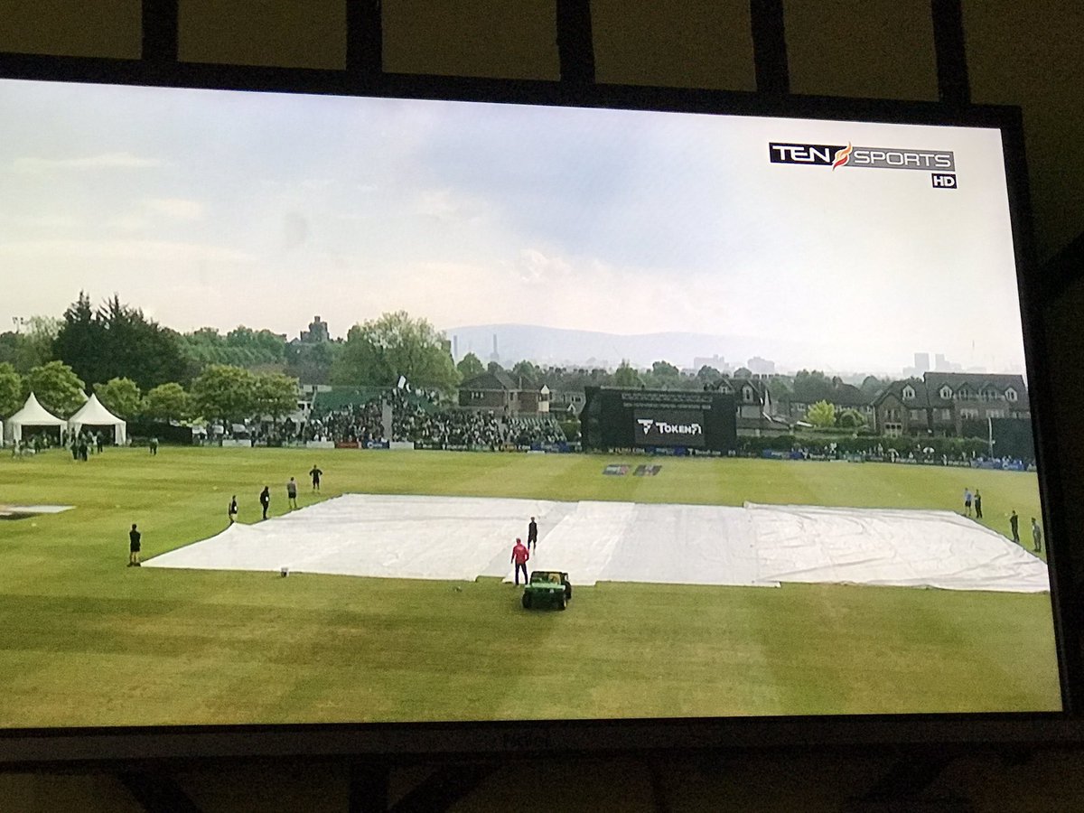 Covers are still on!! But sky looks clear #PAKvsIRE