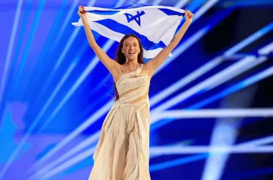 Joséphine Baker subissait le racisme, #EdenGolan a subi l’antisémitisme à l’#Eurovision2024 .
2 artistes extraordinaires que les Français aiment.