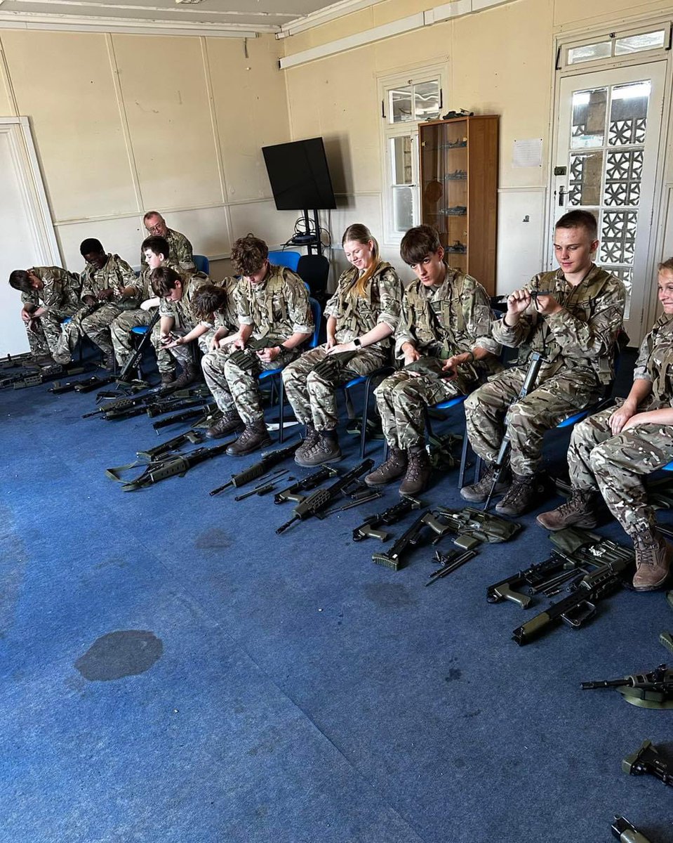 This last weekend 7 of our cadets joined with the Episkopi Det ACF and conducted there IWT &amp; WHT on the L98A2 cadet GP Rifle. All passes for the Air Cadets.  
#no1inthesun #aircadets #AirCadets #aircadetsuk #walesandwest #westmericanwing #rafakrotiri 
<a href="/wmwrafac/">West Mercian Wing</a>