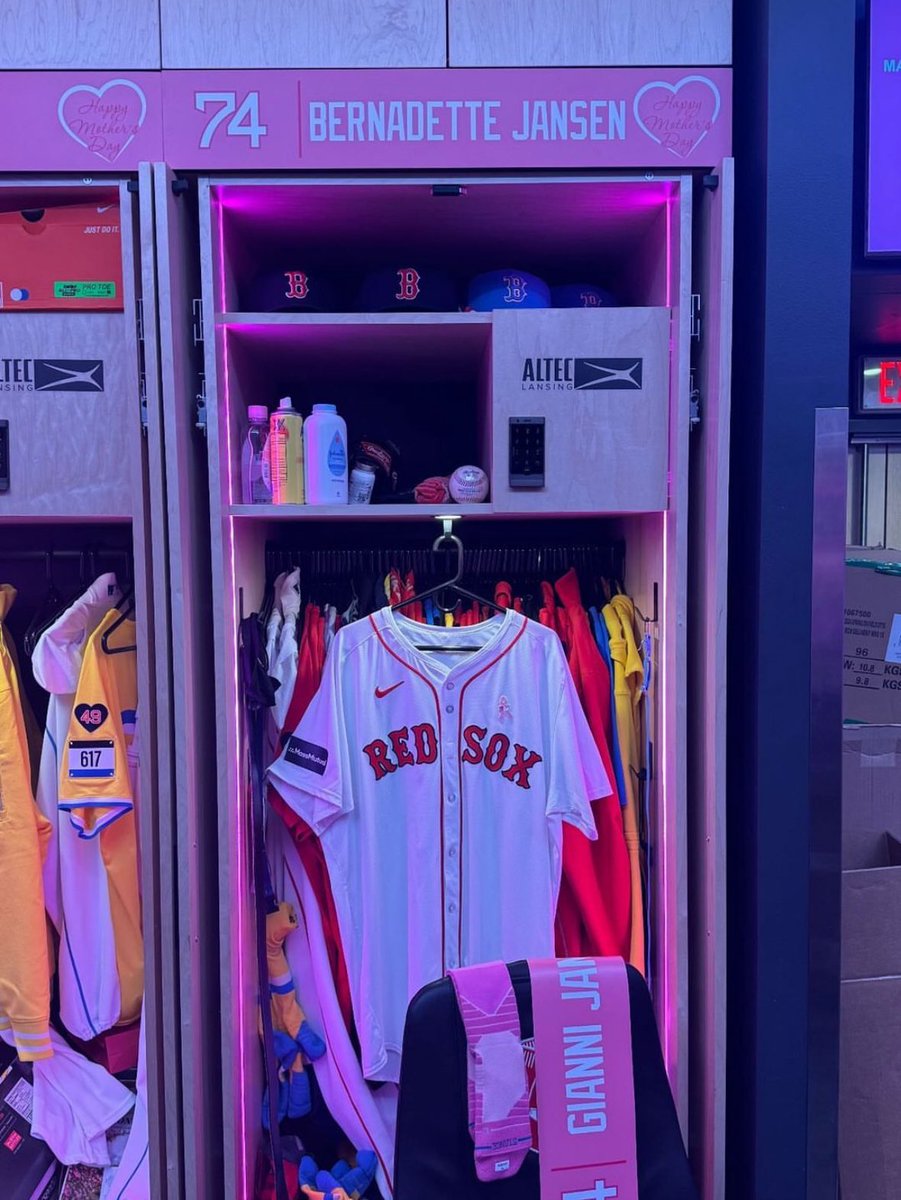 Red Sox players showing off their mom’s names on their lockers in celebration of Mother’s Day. 💕