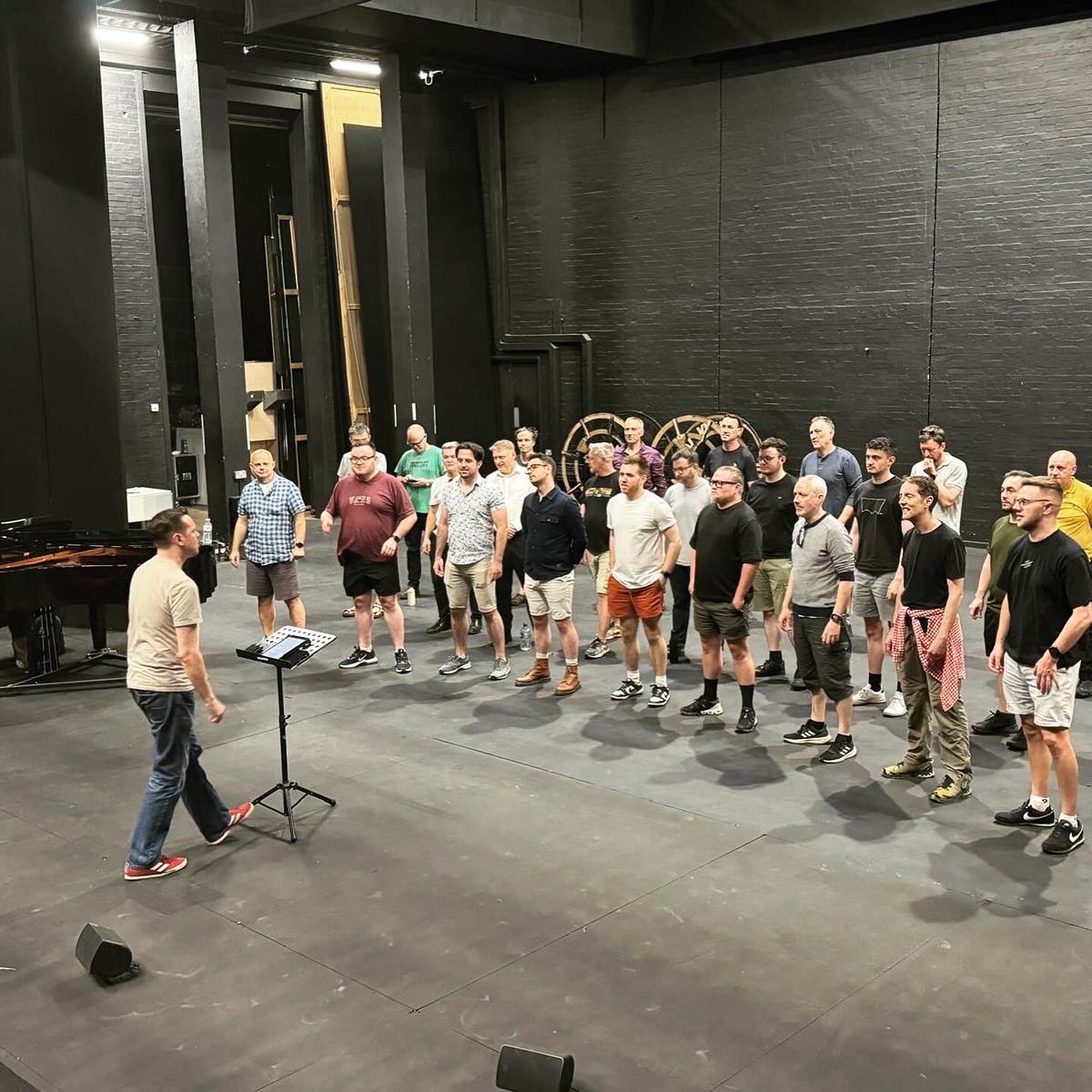 Bechgyn Bro Taf 🎶 (@bechgynbrotaf) on Twitter photo Mae’r ffeinal yn fyw ar <a href="/S4C/">S4C 🏴</a> heno am 19:30 🎵
Watch us live in the final of Côr Cymru on S4C or iPlayer tonight at 19:30 🎵 Mae’r ffeinal yn fyw ar <a href="/S4C/">S4C 🏴</a> heno am 19:30 🎵
Watch us live in the final of Côr Cymru on S4C or iPlayer tonight at 19:30 🎵
