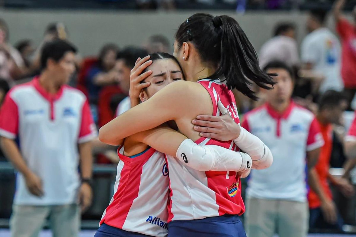First ever championship of these two in PVL. You did well Bea and Denden! We are so proud of you!

Congratulations, Creamline! 🩷🍦
#PVL2024