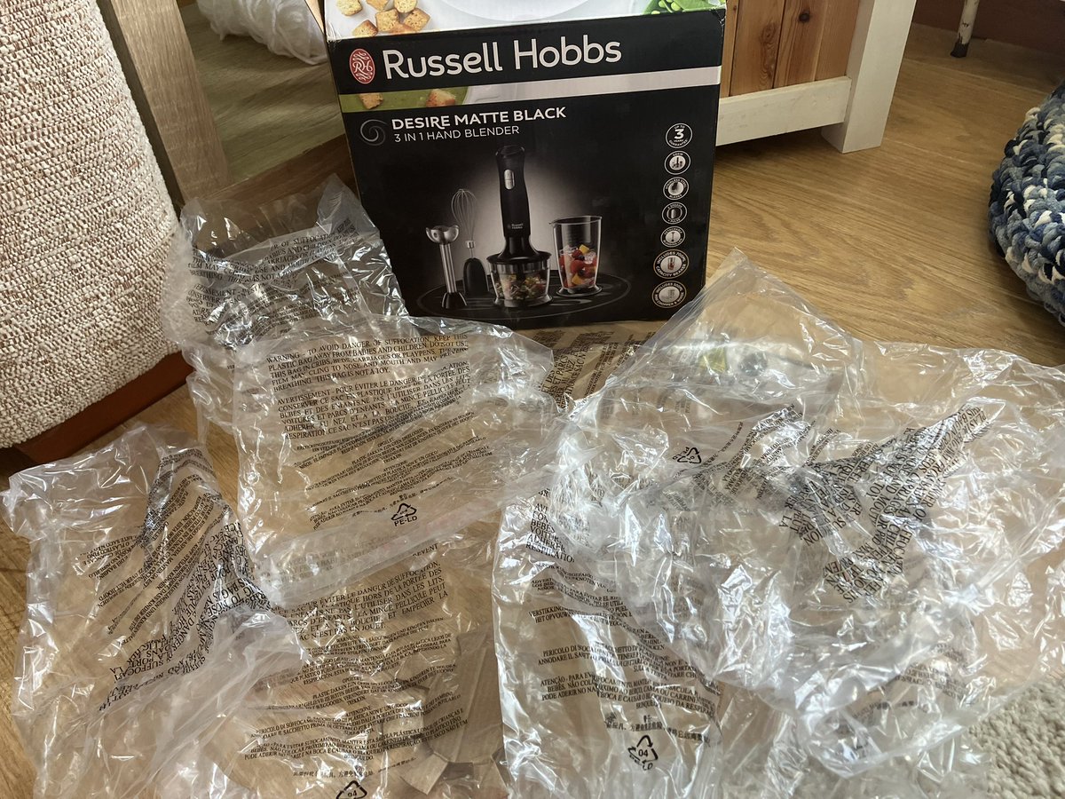 8 plastic bags for one gadget!! Mean whilst let’s keep banging on about the climate ‘emergency’ ….