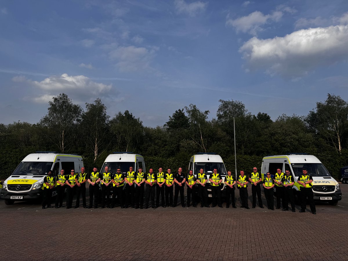 Last night 24 of our volunteer officers led by our Chief Officer provided additional resilience support across the county responding to emergency and priority incidents! 👏🏼 ⬇️🧵