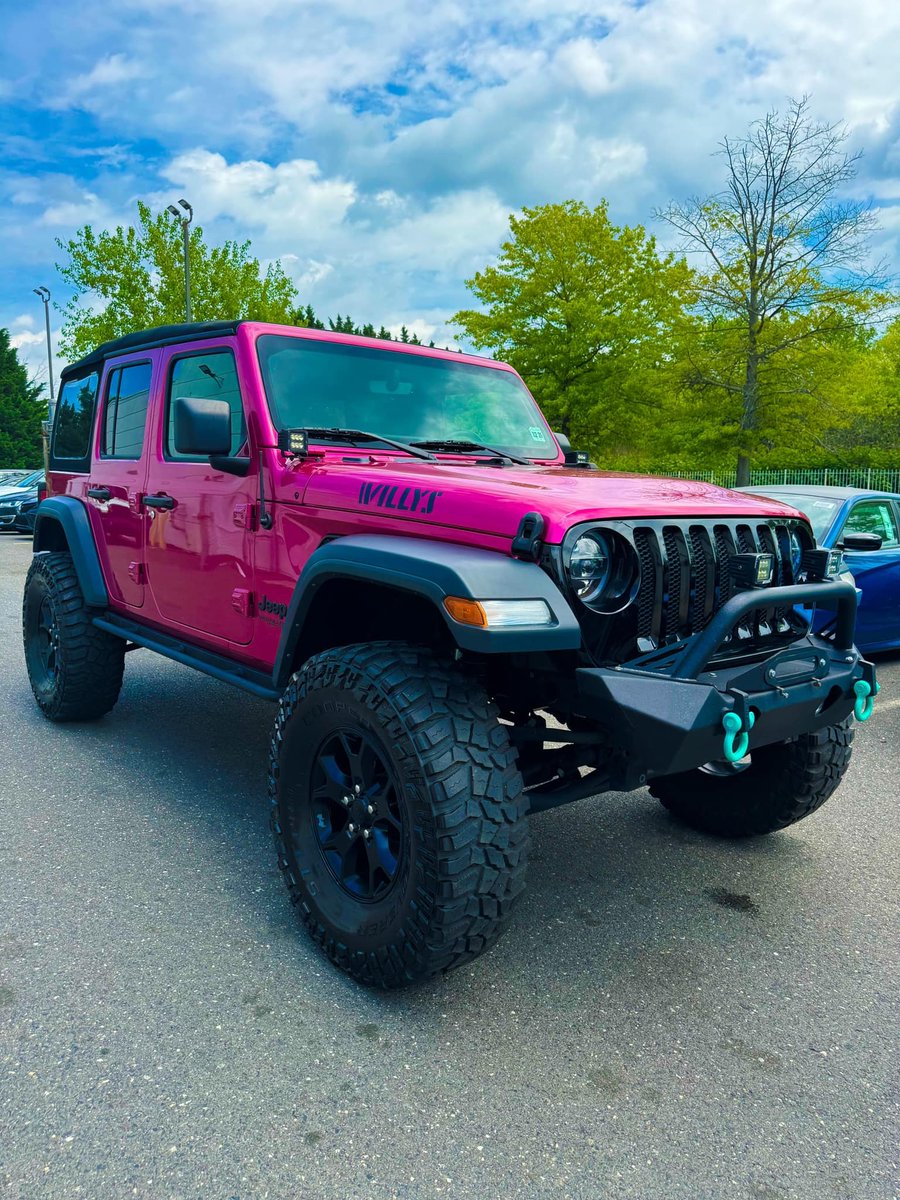 Pretty in pink 💕😎 but nothing is as special as a mother's love! Skip the flowers this year and get her behind the wheel of a new #Jeep that can handle it all 🚘 #MothersDay #HappyMothersDay #Tvillecjdr