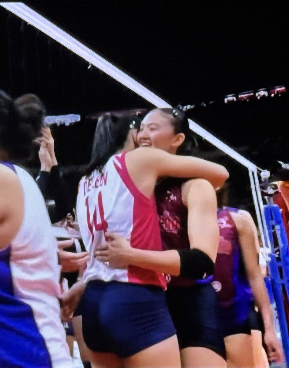 morganalistaire's tweet image. MADDIE AND BEA 🥹 #PVL2024 💜🩷

Okay na po ako sa hug 🫶🫶🫶

#BeaDdie #MADzilla #BEAst