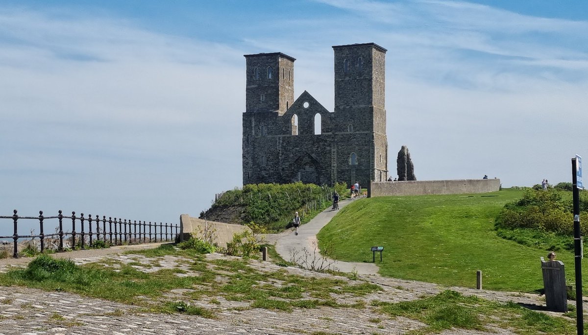 Reculver Towers and Roman Fort, Kent, England 🏴󠁧󠁢󠁥󠁮󠁧󠁿

A great stop today at what was one of the earliest Roman forts, later the site of an Anglo-Saxon monastery, and then a church. The church towers were added in the 12th century.

@EnglishHeritage #travelphotography #sundayvibes