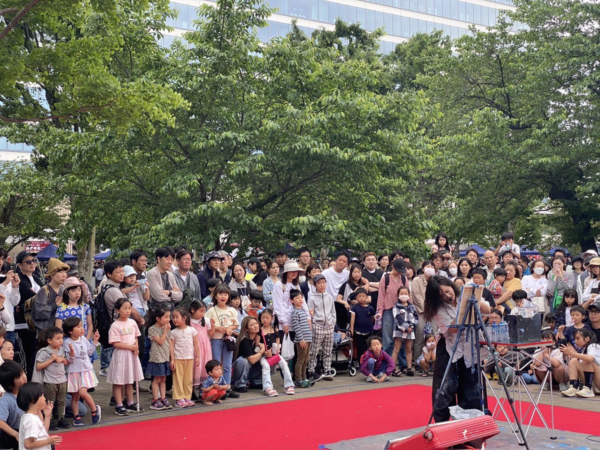 大道芸博2024 ～ TOKYO stage ～
3日間ありがとうございましたー！
強風吹き荒れる中、ご覧いただいた皆さまありがとうございました👩‍🎨
運営の皆様、出演者の皆様、ありがとうございました！

#大道芸博
#spraypaintart  #aiconpaintart
#速描き