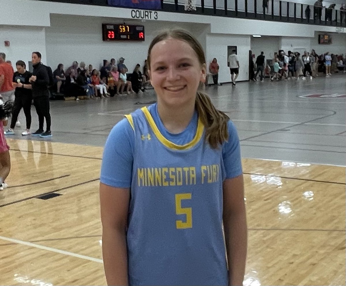 Outstanding semifinal performance at both ends of the floor from @BrookeSoash as @MinnesotaFury 2028 UAA advances to the 8th grade final with a 57-53 win over a quality @MinnesotaStars OU squad.