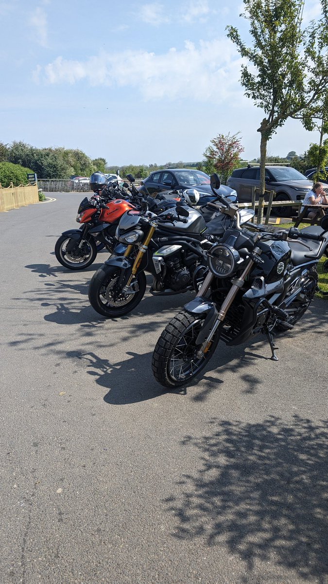 Last ride out on the Zontes before the 'Bigger Bike' 🥲

Won't give away what I'll potentially be getting, but I think some of you might be surprised 😁

Derby> Melton> Market Harborough> Hinckley> SuperBikes 🏍️

Ride Safe 🖤