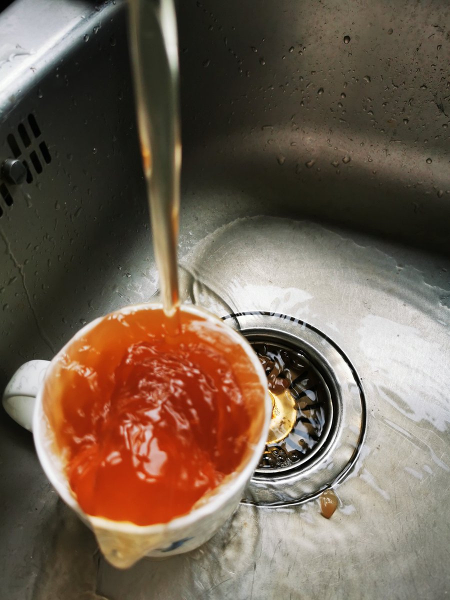 thesraid's tweet image. To celebrate @OfficialCorkGAA beating Limerick all taps are running red in Cork today. 

@MickBarryTD @ThomasGouldSF @jmaher0 @oliver_moran 

@IrishWater @MichealMartinTD @EamonRyan 

@irishexaminer @echolivecork @corkbeo