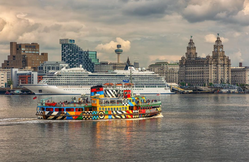 Its finally Cruise season, and we couldn't be happier😍 Whether you arrive on a 5* liner, sail the Mersey ferry or pay a trip to the most iconic building in Liverpool, We can't wait to see you all!💗 📷@stevesamosaphotography #liverbuildingtour #thingstodoinliverpool