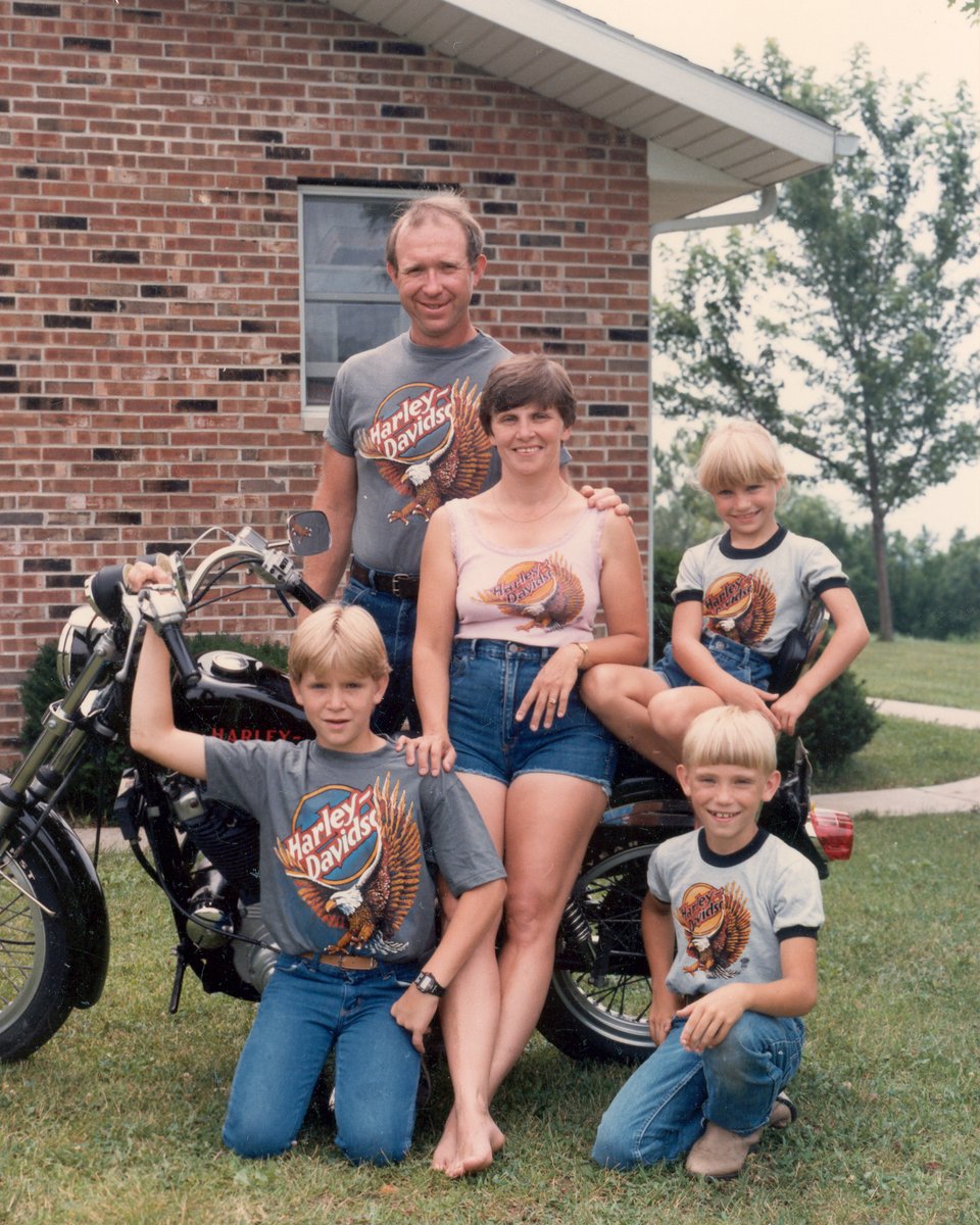 Dear Mom, thanks for being cool.

Can you spot the '77 Sportster in this picture of the Hamm family from a 1987 issue of the Enthusiast Magazine?

Happy Mother's Day to Linda Hamm and all you moms out there who live a little on the wild side.

📷 @HDMuseum

#MothersDay