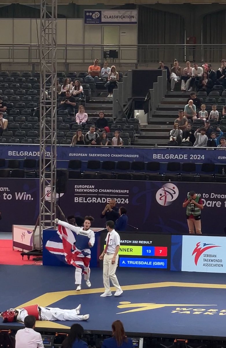 First gold of the day 🤩🙌🏻 @amytruesdale1 you should be really proud of yourself! #ec2023 #gold #gbtaekwondo #taekwondo