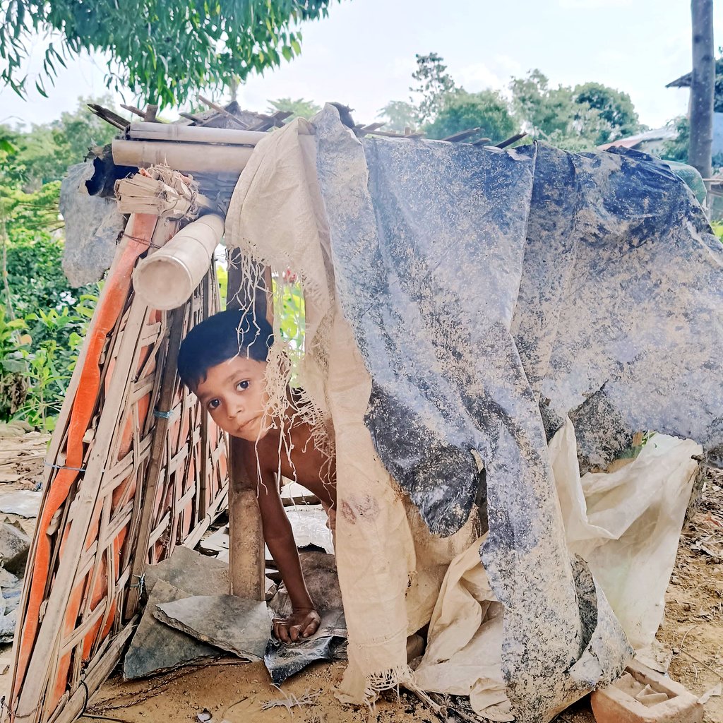 The lives of Rohingya refugee children are shrouded in uncertainty and darkness in camps. Every child deserves a chance for a better life. Let's work together to brighten their futures. #RohingyaChildren #RohingyaCrisis 📸 #Sabuknnahar