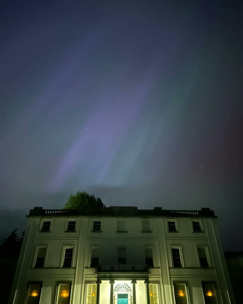 Mesmerized by nature's stunning display Friday Night over Strokestown Park! ✨Nature's magic at its finest! #NorthernLights #NatureIArt #strokestown #keepdiscovering