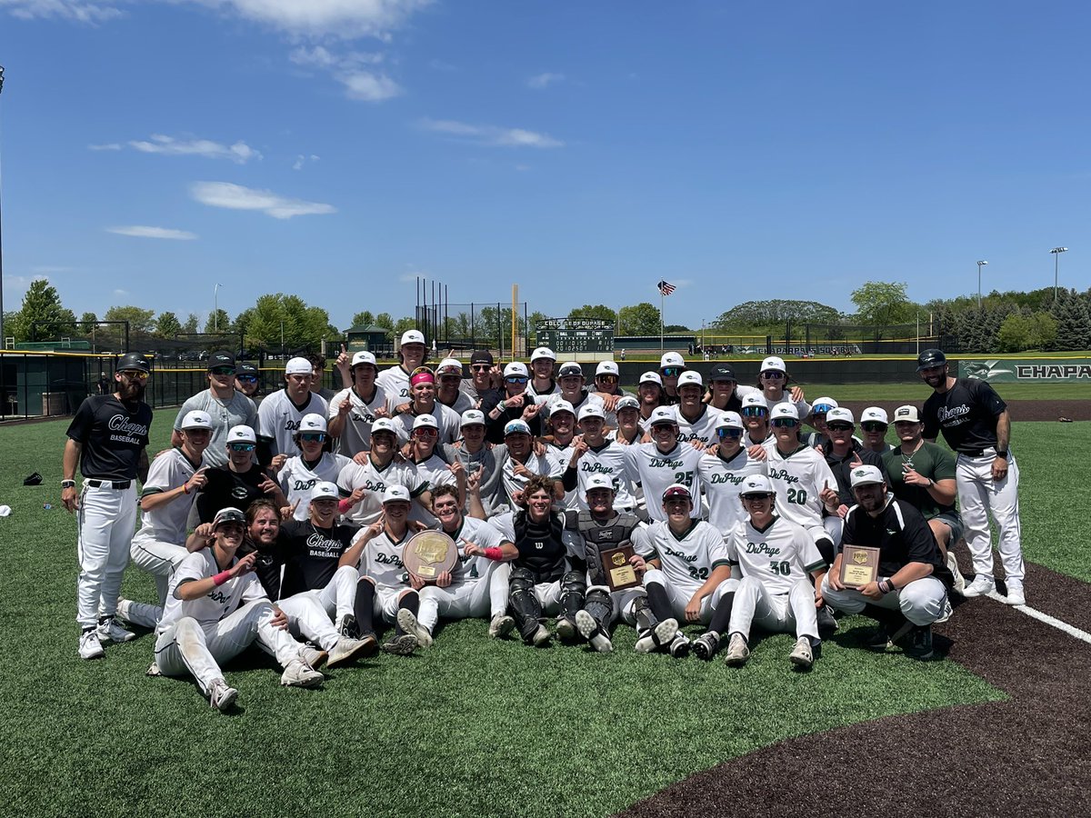College of DuPage 11, Oakton 8. 

The College of DuPage baseball team are your Region IV Tournament Champions!!

The schools first baseball regional championship since 2002!

Next stop: Fremont, Ohio to battle Terra State in Districts!