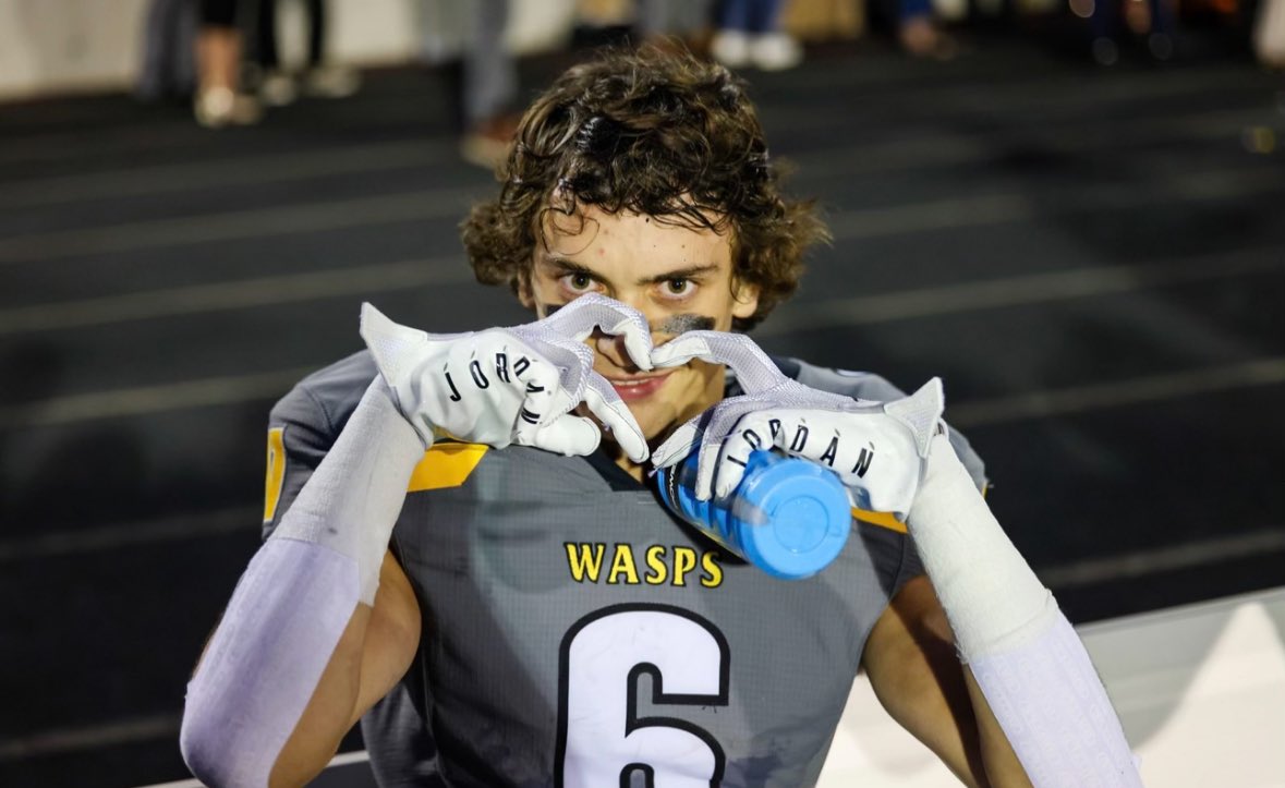 From JoJo’s Mom: 
Big progress today so far! 

He ate, walked backwards with his eyes shut, and caught the pass I tossed him 🏈 

Still in ICU to watch for any sudden bleeding or swelling but scans have been quite stable so it’s looking good 👍

Keep Praying 🙏