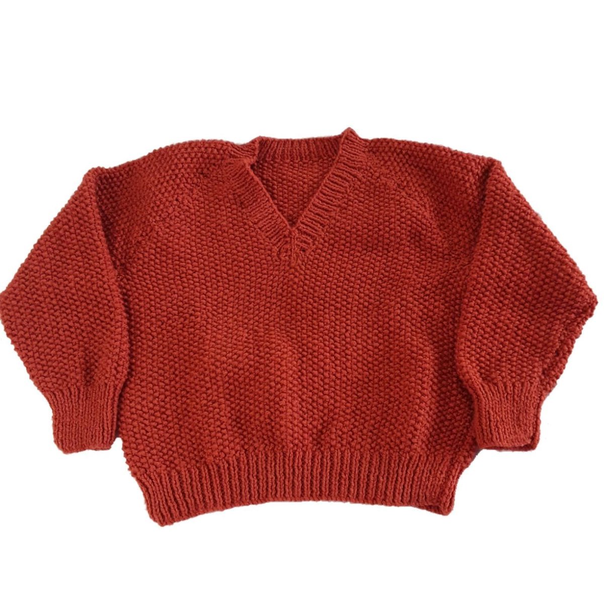 Keep your child comfy and stylish in this hand-knitted fox brown jumper! It's the perfect addition to any tiny wardrobe. Shop now on #Etsy: knittingtopia.etsy.com/listing/168363… #Knittingtopia #ChildrensKnitwear #craftbizparty #MHHSBD