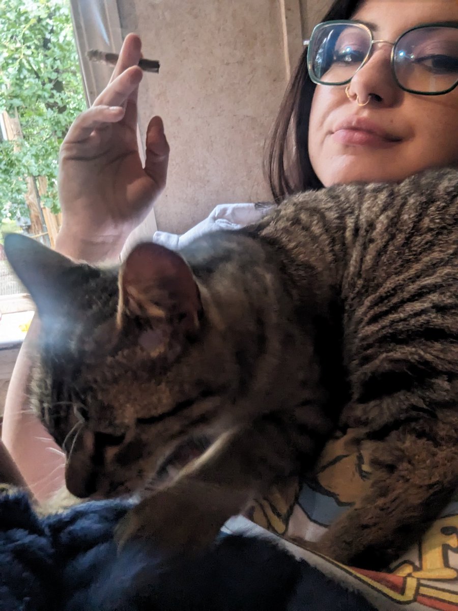 _magicmomma's tweet image. Her make the biscuits