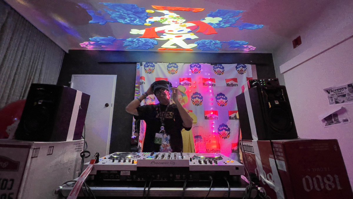 Projection mapping shenanigans at the FWA <a href="/TheClownCon/">CLOWN CON 2025 @ MEGAPLEX</a> / <a href="/AROOLoud/">AROO!</a>  room party