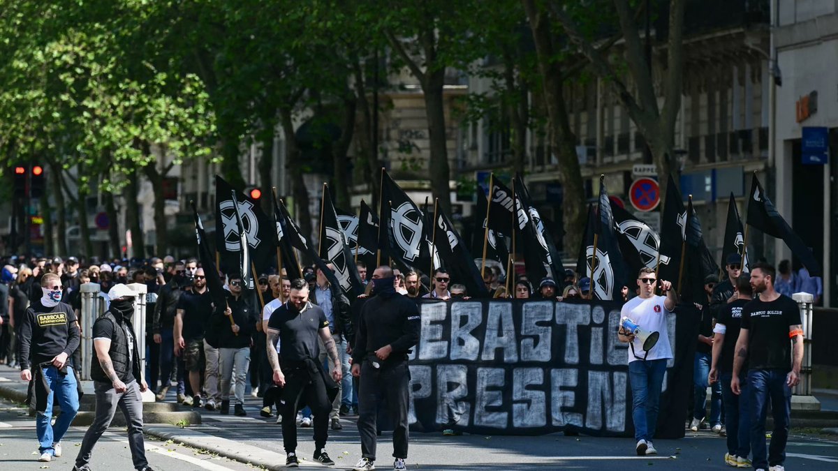 Il faut prendre publiquement parti contre ces manifestations d'apologie à la haine de l'autre organisé par le Comité du 9 mai 🧵C'est pas l'ultra-droite, ce sont les néofascites ⤵️