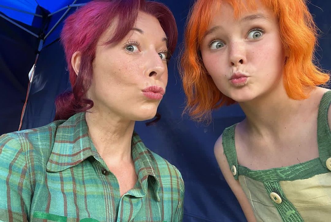 Behind the scenes of Genna Galloway who played #Bellemere and Lily T. Fisher who was the little version of #Nami and her daughter in #OPLA 🍊

#OnePieceNetflix #MotherDay