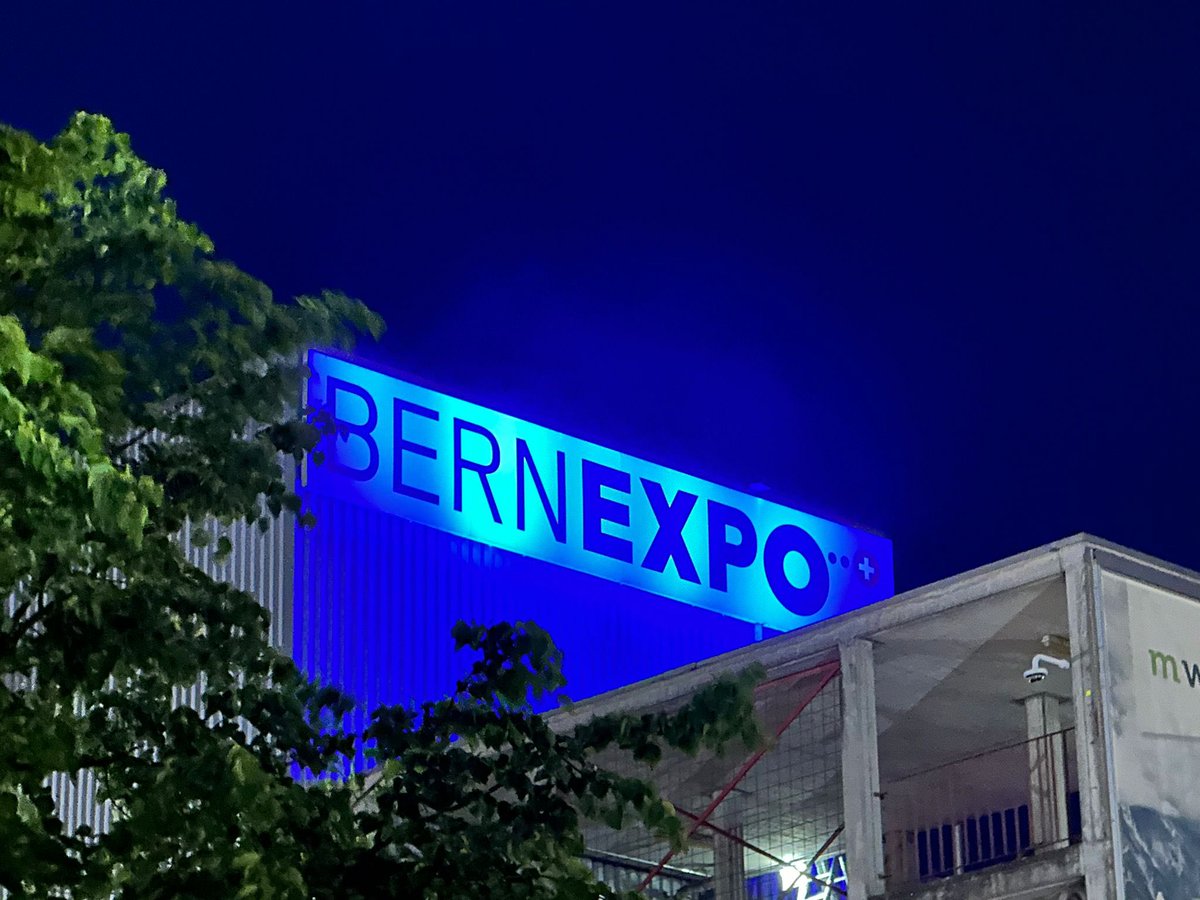 menschenklang's tweet photo. Am 12. Mai 2024 werden weltweit öffentliche Gebäude oder Sehenswürdigkeiten in der Awareness-Farbe Blau beleuchtet, um mit der Aktion #LightUpTheNight4MEME-Betroffenen Gehör und Sichtbarkeit zu geben.
🫶 @Bern_Stadt @BERNEXPO_GROUPE #LoebAG
#MEAwarenessDay https://t.co/swODpHoKyV