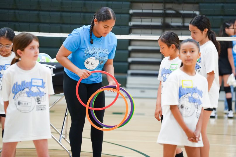 SummitBears's tweet image. The Summit Volleyball Program hosted its first of 2 volleyball camps for the BSD ELOP program on Saturday at Summit High. 100 Burton School District students were given the chance to take part and be coached by our Amazing Summit Volleyball coaches and athletes!! #SCALLIN