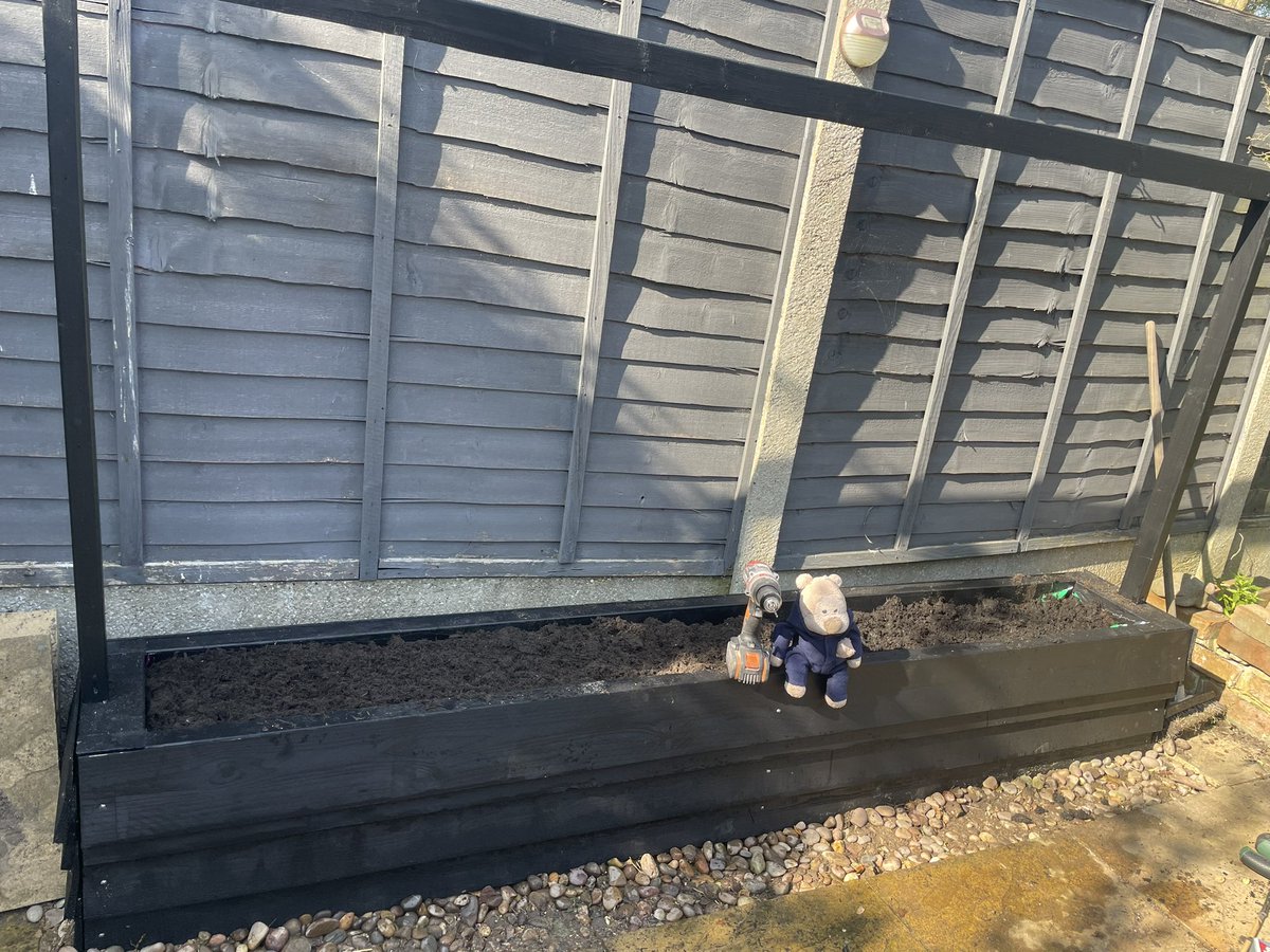 Had a busy day in the garden today helping our big man build a new veg bed,  just need to add some strings and we will have the perfect t place to grow our magic beans ☺️