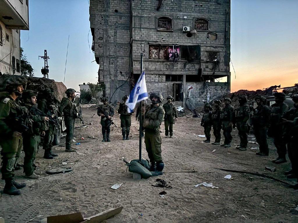 Carmeli Patrol on the eve of Memorial Day in Gaza . Via: Amit Segal