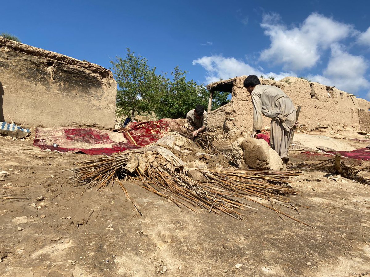 #Baghlan rebuilds after #AfghanistanFloods. @UNDPaf @unafghanistan supporting temp shelters, community kitchens, basic supplies for income+ immediate needs. Int'l support urgently needed @EUCdAtoAFG @JapaninAFG @ADB_HQ @ROK_Mission @NorwayMFA @KfW_FZ_int @SwedeninAf @FCDOGovUK