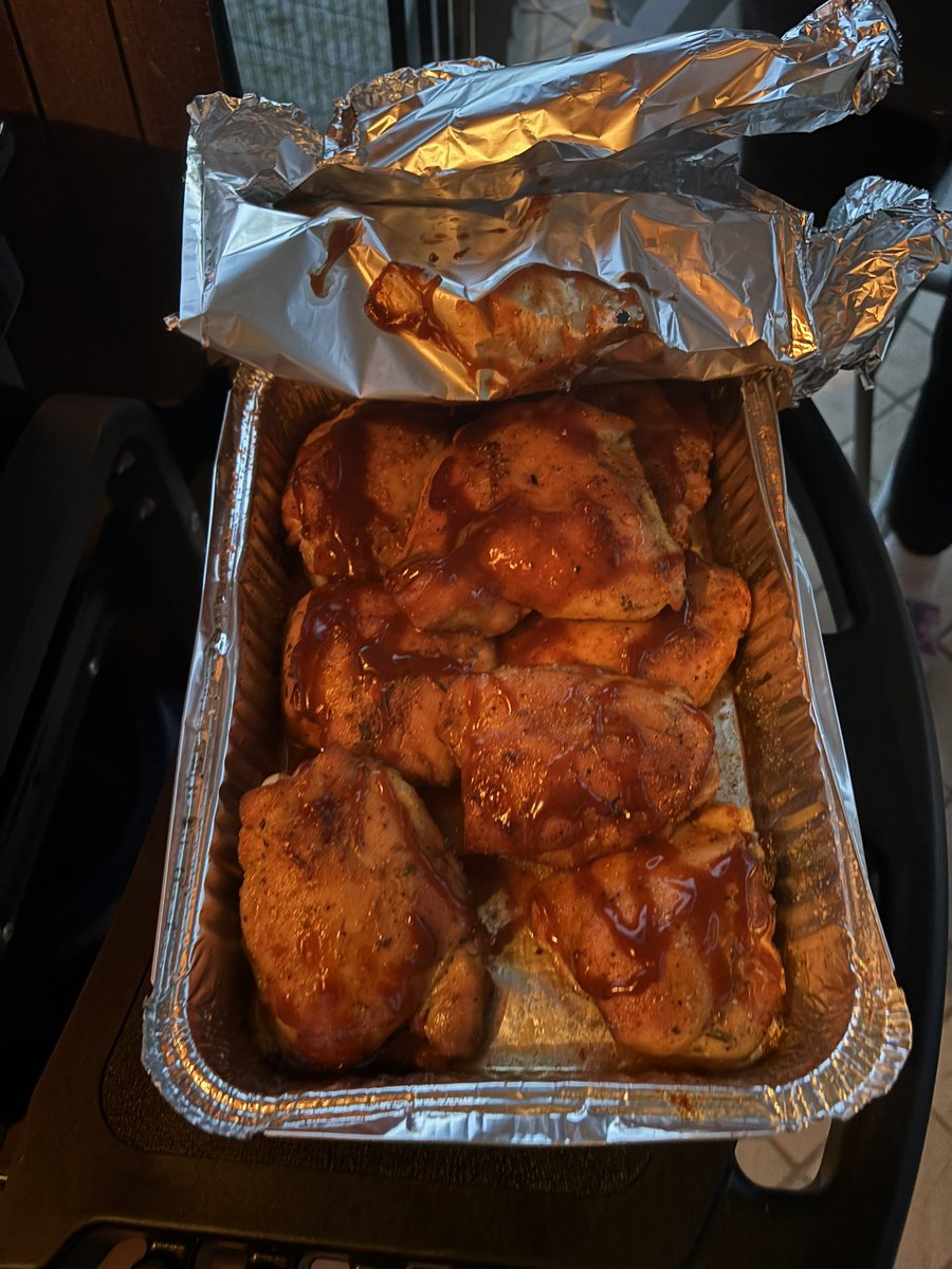 AndreaFreeulian's tweet image. Oggi prove di cucina indiretta con affumicatura! 🔝 #PulledChicken