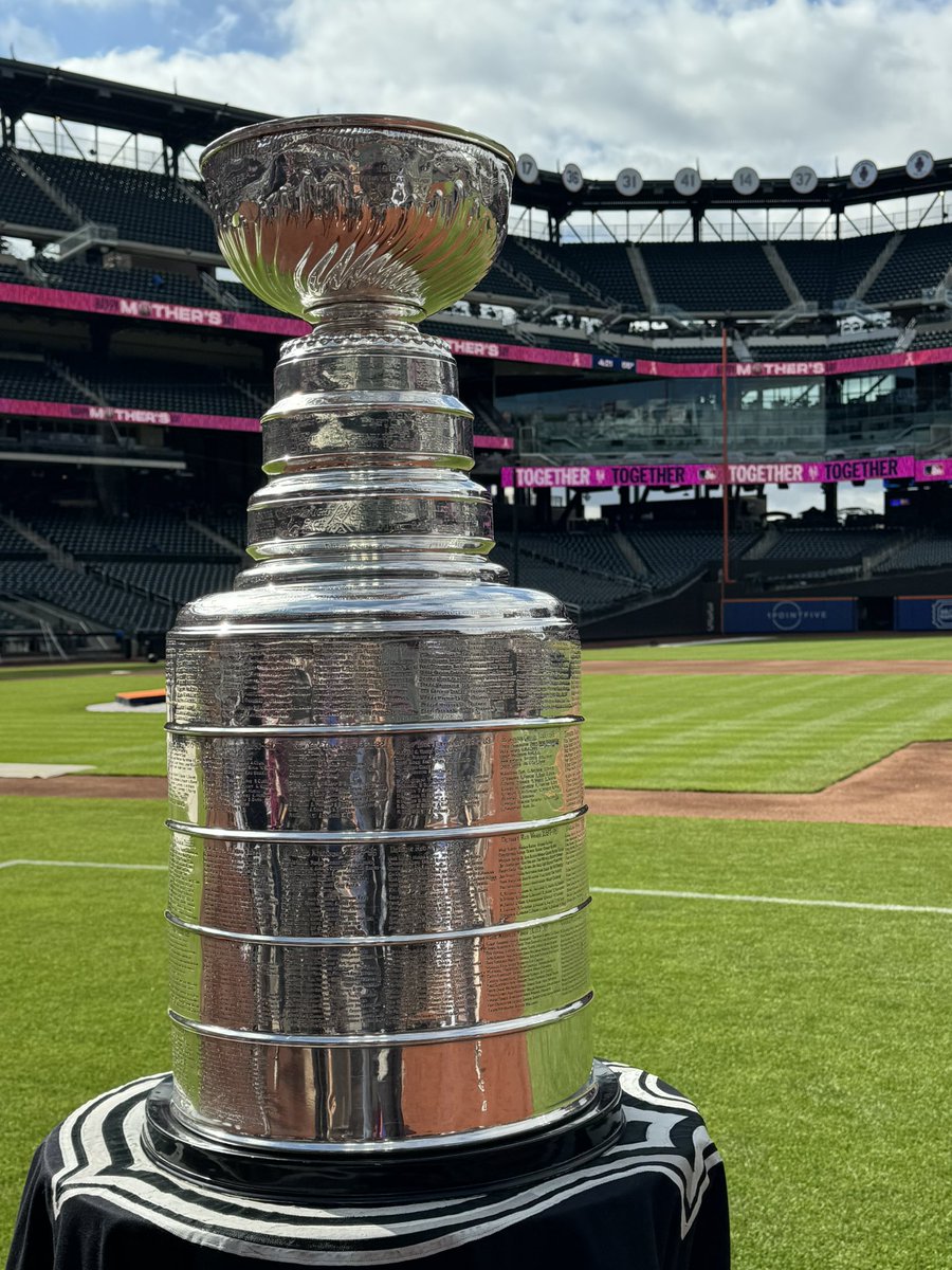 The Stanley Cup is at Citi Field today 🏆