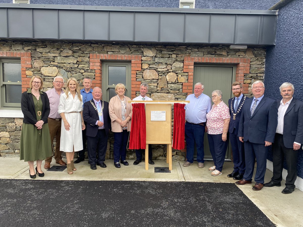 Finished off the day by officially opening the new community centre in Kilmainhamwood. The project is the heart of this wonderful village , supported with an investment of €250,000 under the Town and Village Renewal Scheme. #OurRuralFuture
