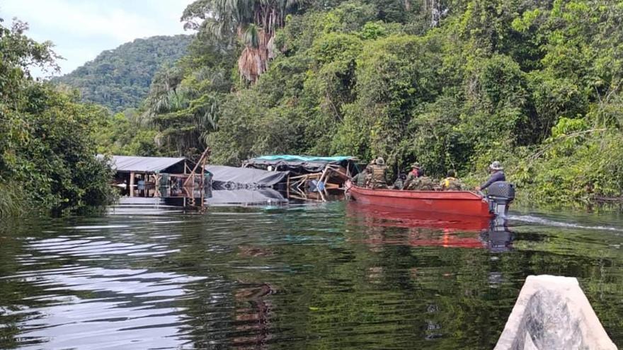 #Política | FANB han destruido 14 balsas de minería ilegal en el río Cunucunuma del estado Amazonas Amplía la información: noticierovenevision.net/noticias/polit… #NoticiasVenevision #12May