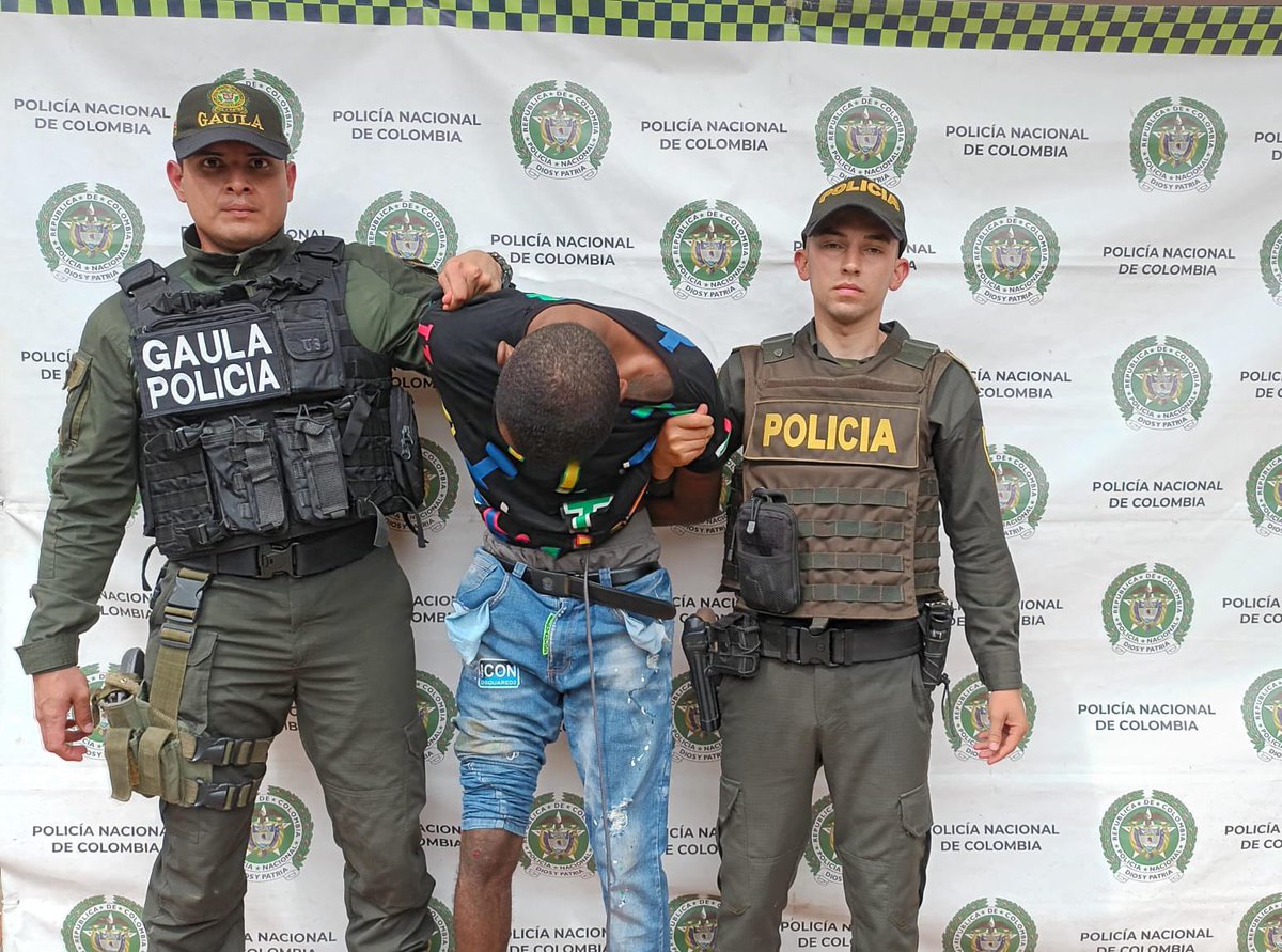 Capturado alias 'Alfred' cabecilla de red de apoyo del Frente Jaime Martínez en Santander de Quilichao. Dinamizador del reclutamiento forzado de menores de edad, secuestro extorsivo, tráfico de armas de fuego y homicidio selectivo al servicio de las disidencias. #OperaciónCauca