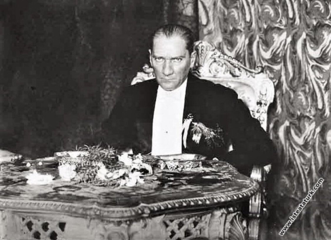 Benim Hayatta Yegane  Servetim
TÜRKLÜKTÜR … 
Mustafa Kemal Atatürk
