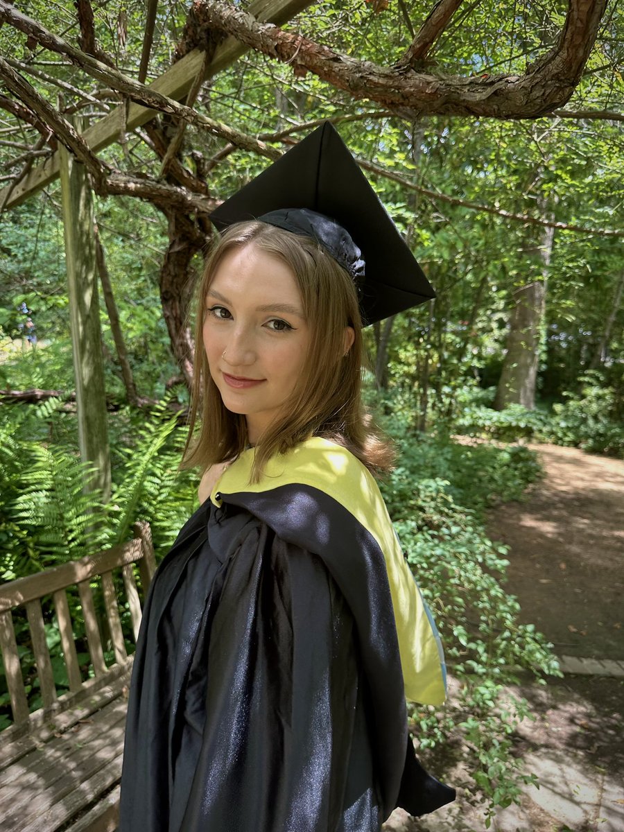 thenewlibrarian's tweet photo. I graduated from @uncsils this weekend with my masters in library science!! Thank you to everyone who helped me get here. Cant wait to enter the workforce as an elementary school media coordinator with my colleagues, new and old 💝☀️📖📚 https://t.co/pWSE1dODN2