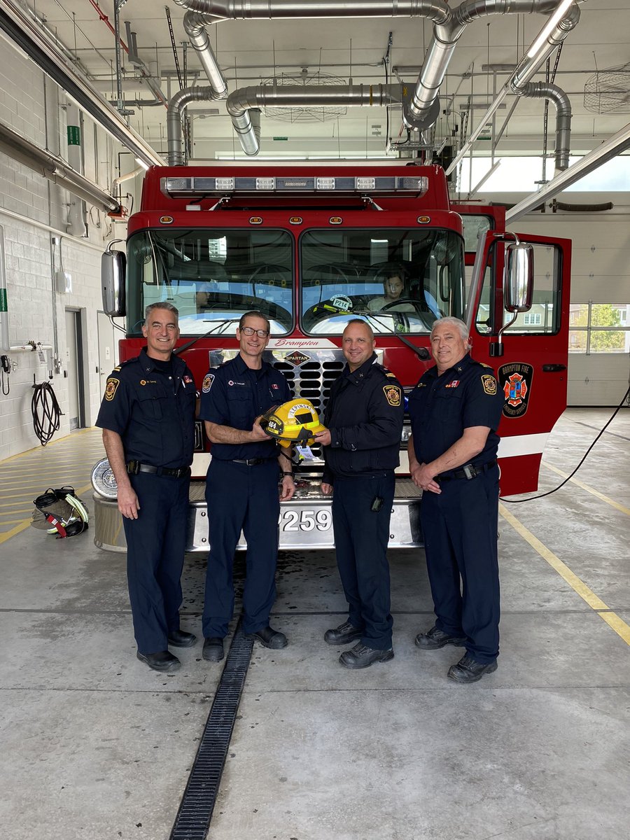 On behalf of @ChiefBoyes the @BramptonFireES and the @BPFFA1068 congratulations to Mark Lepinski on your promotion. All the best Captain Lepinski. ^DM