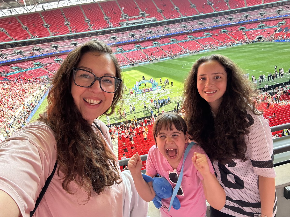 Natalie Bamford tweet media