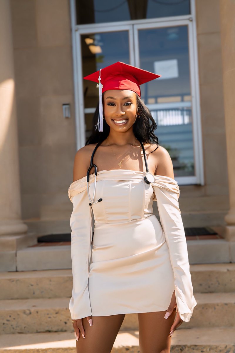 mish0n's tweet image. I graduated with my BSN! 
#Classof2024  👩🏾‍🎓