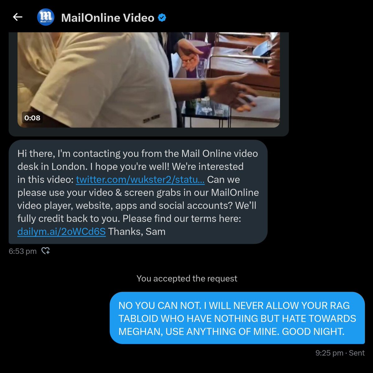 The Daily Mail came to my DMs begging to use my video. I told them a big fat NO and where to get off. They are suffering from being blocked by Harry and Meghan. They are having to beg people for pics and videos. Go pay Naija media. Cheapskates. Ndi ala. #HarryandMeghaninNigeria