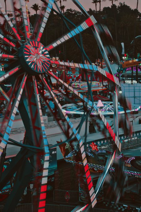 2 pic. Didn&rsquo;t realize how big my tiddies got. https://t.co/P9fTwDdjKp