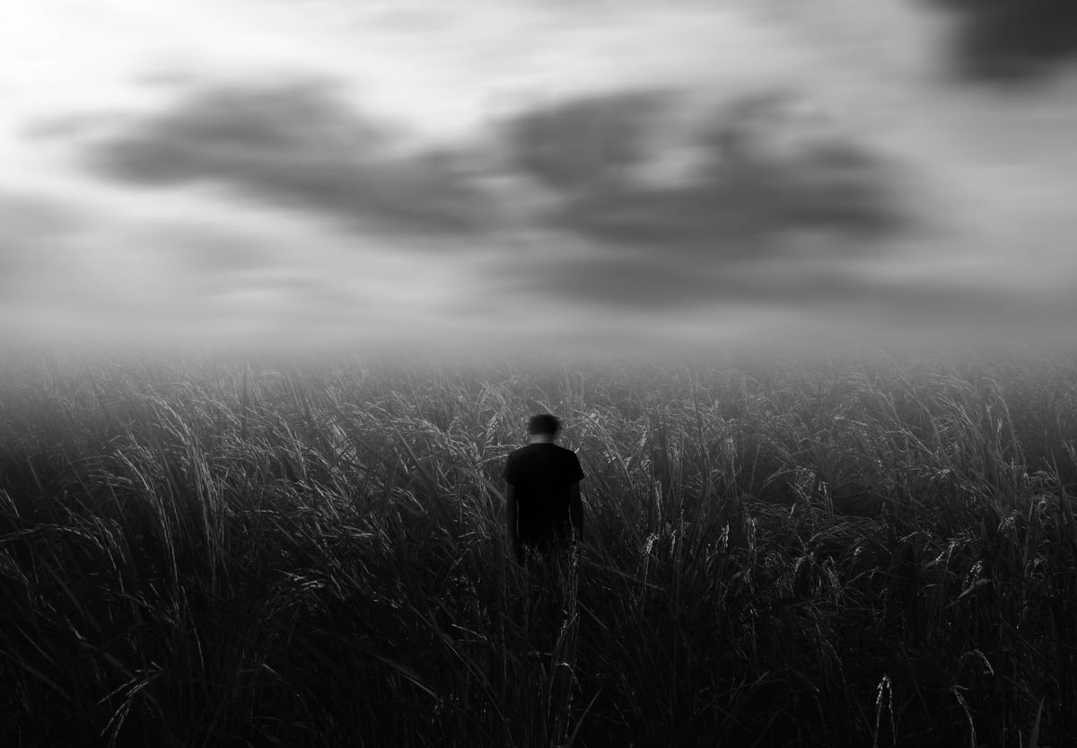 I... 
Have you ever thought that you do not exist and all this is some kind of illusion?
Have you ever thought that everything is empty and
doesn't exist?
Who am I? Do I exist? 
superrare.com/yones_mahmoudi