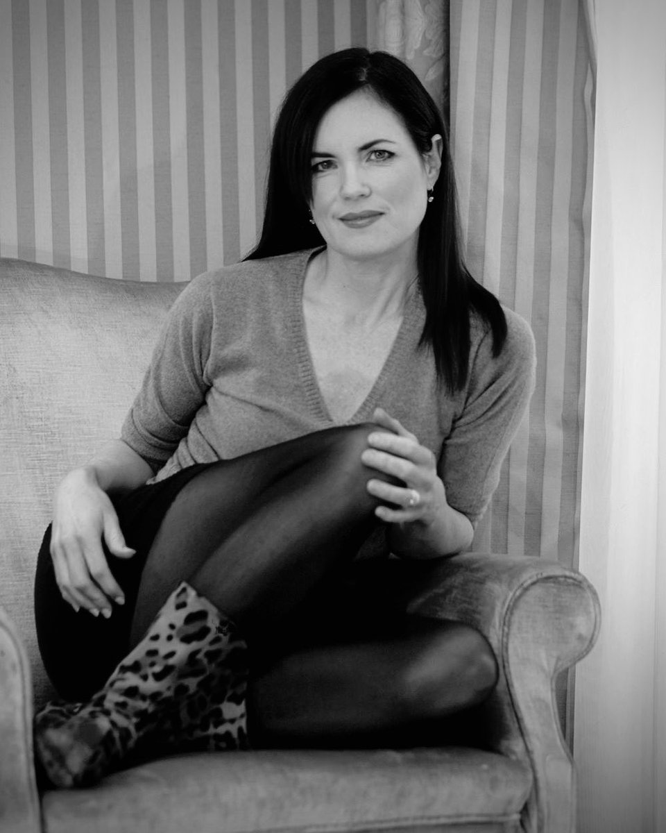 elizabeth mcgovern, portrait shoot (2005) 📸: unknown