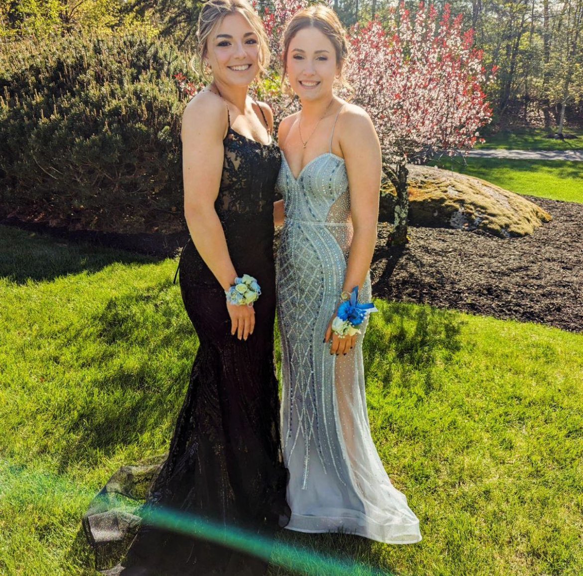 Seniors Olivia Cutuli and Zoey Nelson headed to prom last night! Be sure to come out TOMORROW NIGHT to celebrate them at Senior Night! Ceremony starts at 6:00pm with the first pitch at 6:30pm 👩🏻‍🎓👩🏻‍🎓🥎