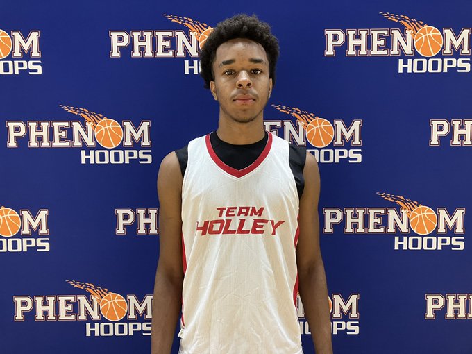 2025 Mike Brown (Team Holley) continues to put on a scoring show here at the #PhenomStayPositive. Makes good reads, patient in his attack, creates off the dribble, and can rise up over defenders to knock down shots.