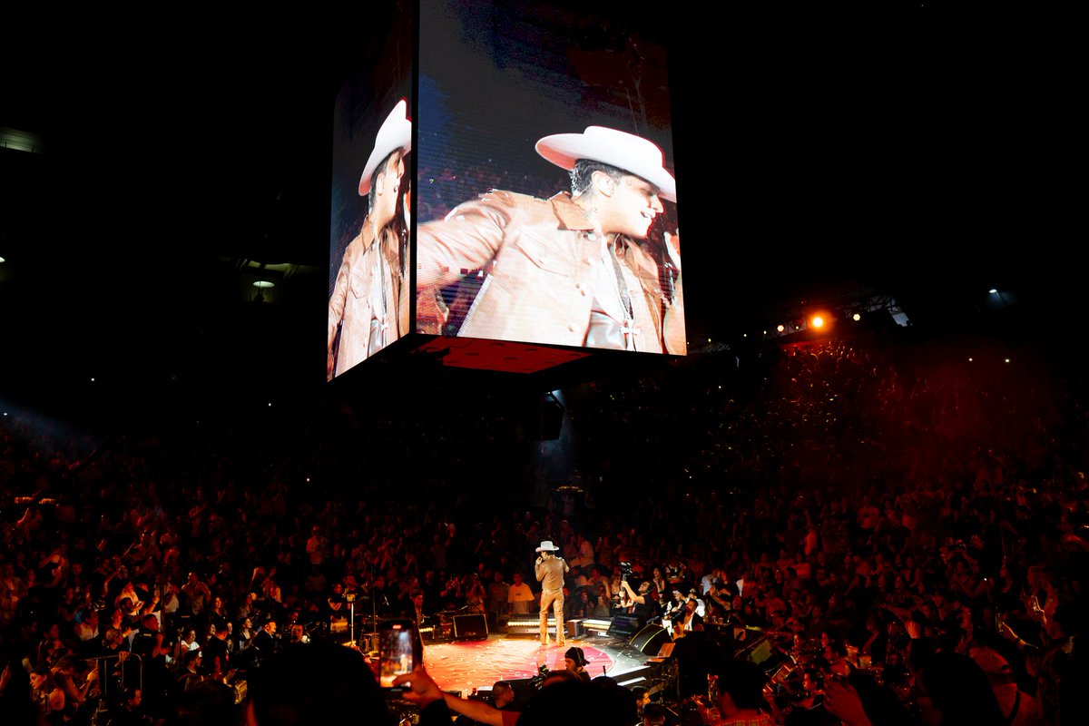 “No te contaron mal” el concierto de #ChristianNodal ayer en el #PalenqueDePuebla estuvo ¡INCREÍBLE! 🥹 ¿Cuál fue su momento fav de la noche? 🤔 #MiMeraFeria